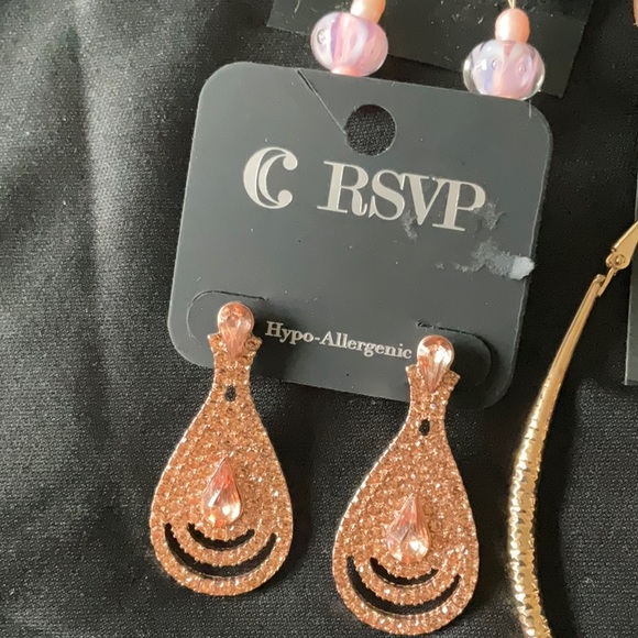 Silverfox Costume Jewelry, 9 Pairs of Earrings $22 Beautiful ♥️🔥💕💙💚 - Picture 2 of 8